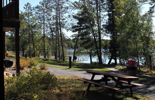 Eagle River Condo | Lakeview 2BR/2BA Condo at Wild Eagle Lodge – Family-Friendly Resort on the Water