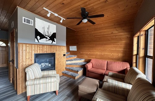 Canyon Lake Resort | Lakeview Cabin F