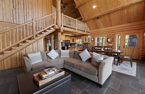 Boulder Bay Cabin | Lakeview Lodge - Across the street from the lake, Log Cabin, Arcade Game ,Lake Views ,NatlForest