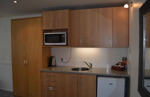 Wanaka Hotel | Lakeview Motel