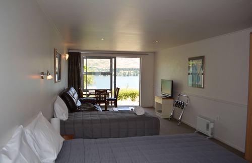 Wanaka Hotel | Lakeview Motel