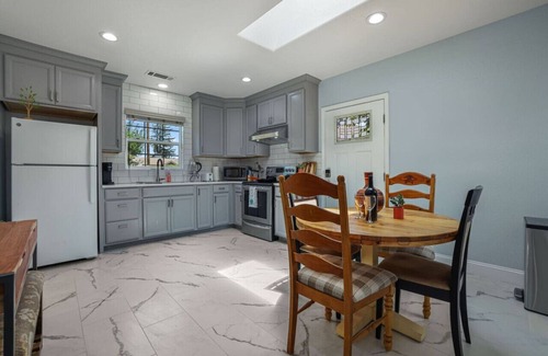 La Loma House | LaLoma Delight. Travel Retreat!