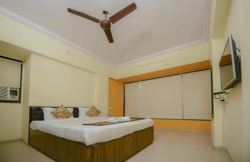 Lokhandwala Complex Hotel | Lalsai Residency Andheri