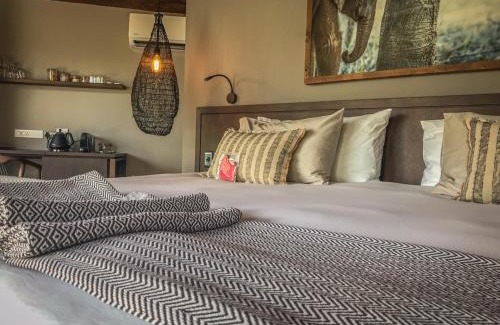 Vaalwater Cabin | Laluka Safari Lodge - Welgevonden Game Reserve