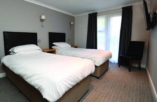 Llanwenarth Hotel | Lamb & Flag