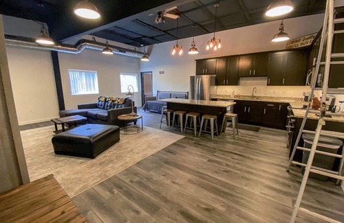 Green Bay Apartment | Lambeau Field and the entertainment district all less than a mile walk!