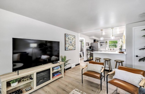 Green Bay House | Lambeau’s Backyard Bungalow