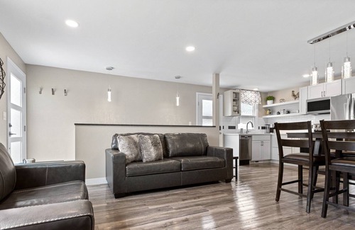 Green Bay House | Lambeau View from Living Room! 1220