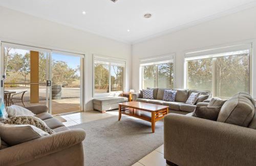Angaston House | Lambert Estate Retreat