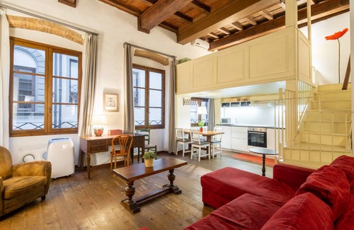 San Giovanni Apartment | Lambertesca Loft in Florence