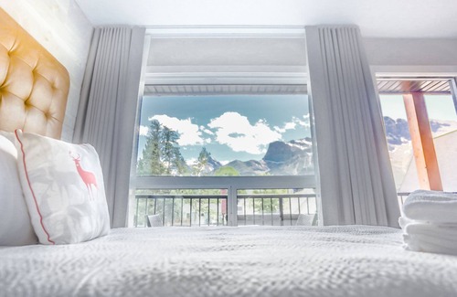 Town Centre Hotel | Lamphouse I Double Queen with View Room