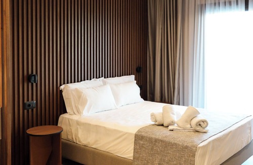 Sivota Hotel | LAN-GO LUXURY LIVING