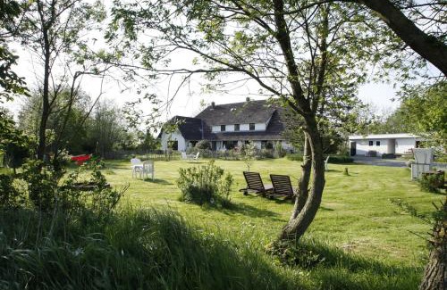 St. Peter-Ording Apartment | Landhaus-Sutje-Surfspot