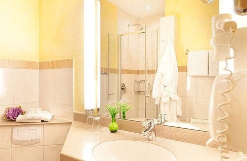 Blankenau Hotel | Landhotel Weserblick