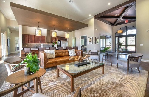 Spring Apartment | Landing | Amazing 1BD, Gym, Pool