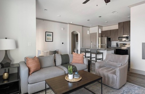 Manor Apartment | Landing | Amazing 1BD, Courtyard, Gym