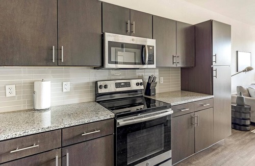 Haltom City Apartment | Landing | Amazing 1BD, Yoga Studio, Pool