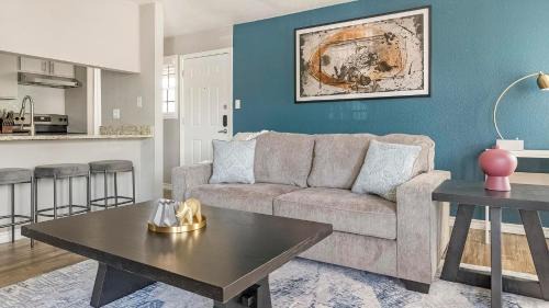Royal Ridge Apartment | Landing Apartments - Northeast San Antonio