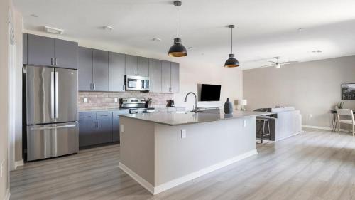 Warehouse District Apartment | Landing Apartments - Phoenix Warehouse District