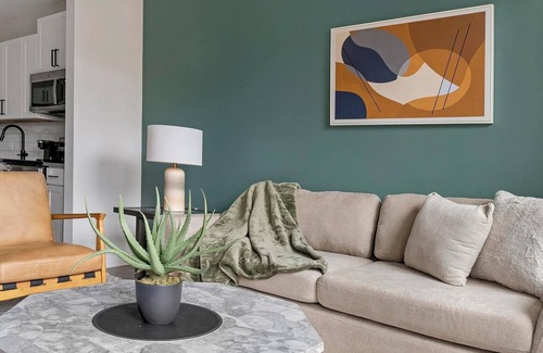 Sugar Hill Apartment | Landing at Cadence Sugar Hill - 1 Bedroom in Su.