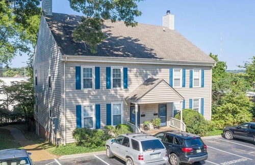 Green Hills Apartment | Landing at Chowning Square - 3 Bedrooms in Green Hills