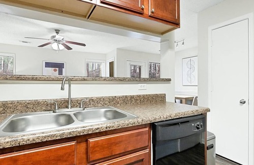 Winston - Salem Apartment | Landing at Crowne Club Apartments - 1 Bedroom in Downtown Winston Salem