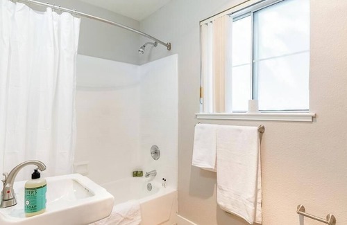 South San Jose Apartment | Landing at Terra House - Studio in Parkview