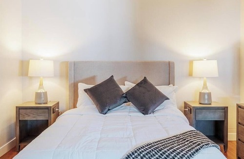 South San Jose Apartment | Landing at Terra House - Studio in Parkview