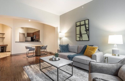 Greenway Plaza-Upper Kirby Apartment | Landing at The Metropole - 1 Bedroom in Greenway/Upper Kirby Area