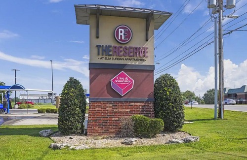 Jenks Apartment | Landing at The Reserve at Elm - 2 Bedrooms in J.