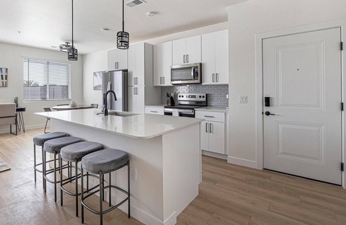 Casa Grande Apartment | Landing | Chic 1BD, Clubhouse, Gym