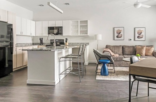 Decatur Apartment | Landing | Chic 1BD, Gym, Clubhouse