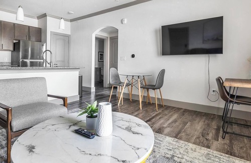 Manor Apartment | Landing | Chic 1BD, Pool, Courtyard