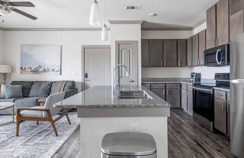 Manor Apartment | Landing | Chic 1BD, Pool, Courtyard