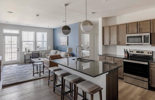 Madison Apartment | Landing | Chic 2BD, Gym, Clubhouse