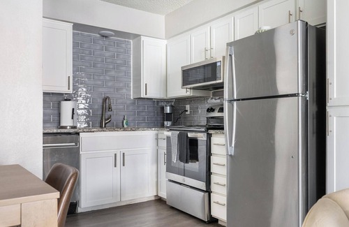 Maryvale Apartment | Landing | Chic 2BD in Maryvale Village