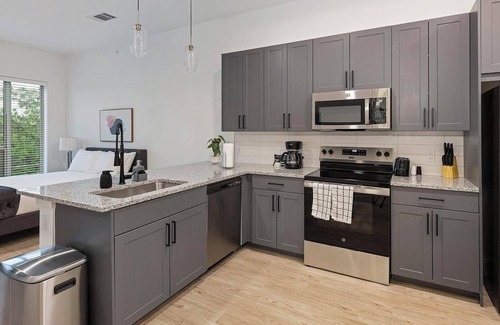 Denton Apartment | Landing | Chic Studio, Gym