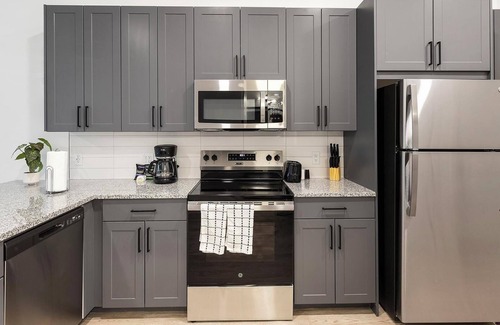 Denton Apartment | Landing | Chic Studio, Gym