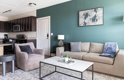 Gruene Apartment | Landing | Incredible 1BD, Gym, Pool