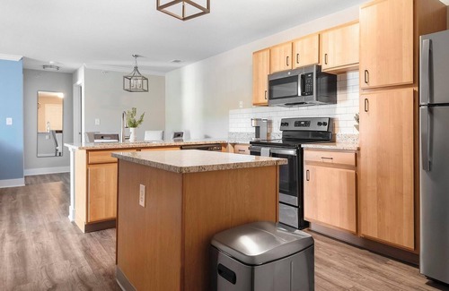 Eureka Apartment | Landing | Incredible 2BD, Clubhouse, Pool