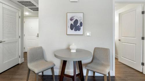 Woodburn Apartment | Landing Incredible Studio Pool Gym