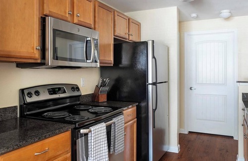 Sweetbriar Apartment | Landing | Modern 1BD, Courtyard, Pool