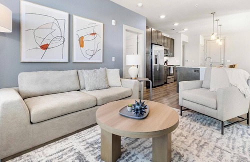 Houston Apartment | Landing | Modern 1BD, Pool, Clubhouse