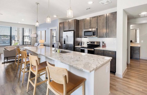 Houston Apartment | Landing | Modern 1BD, Pool, Clubhouse