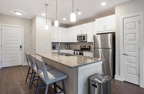 Houston Apartment | Landing | Modern 2BD, Pool, Clubhouse