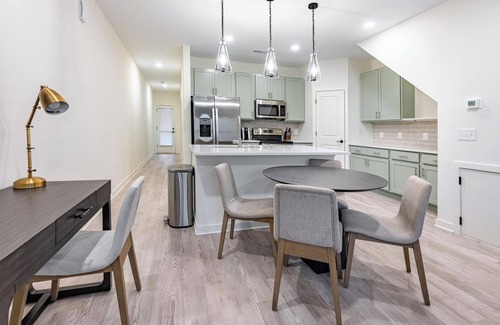 Wilmington Apartment | Landing | Modern 3BD, Pool, Clubhouse