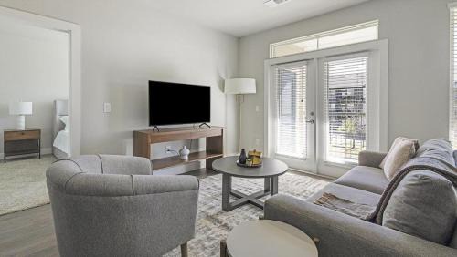Katy Apartment | Landing - Modern Apartment with Amazing Amenities (ID1403X412)
