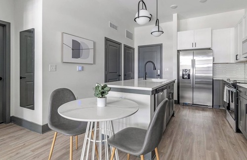 Southbank Apartment | Landing | Spectacular 1BD, Rooftop Lounge, Gym