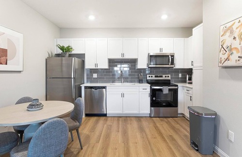 Townsite Apartment | Landing | Spectacular 2BD, Rooftop Lounge, Pool