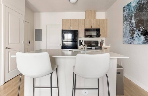 Woodburn Apartment | Landing | Spectacular Studio, Gym, Clubhouse